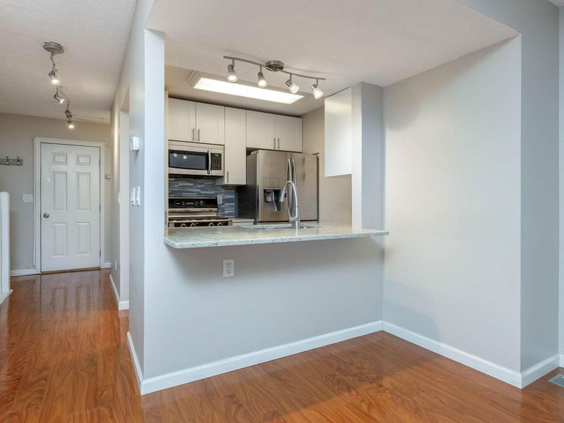 2276 Sandman Drive, Unit 67E, Columbus, OH 43235 Photo 7