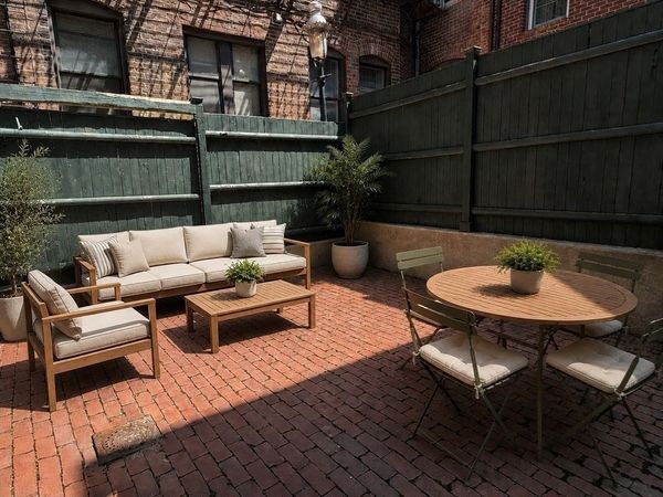 28 Phillips St, Unit M, Boston, MA 02114