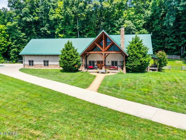 2624 Clinch Valley Rd , Thorn Hill, TN 37881