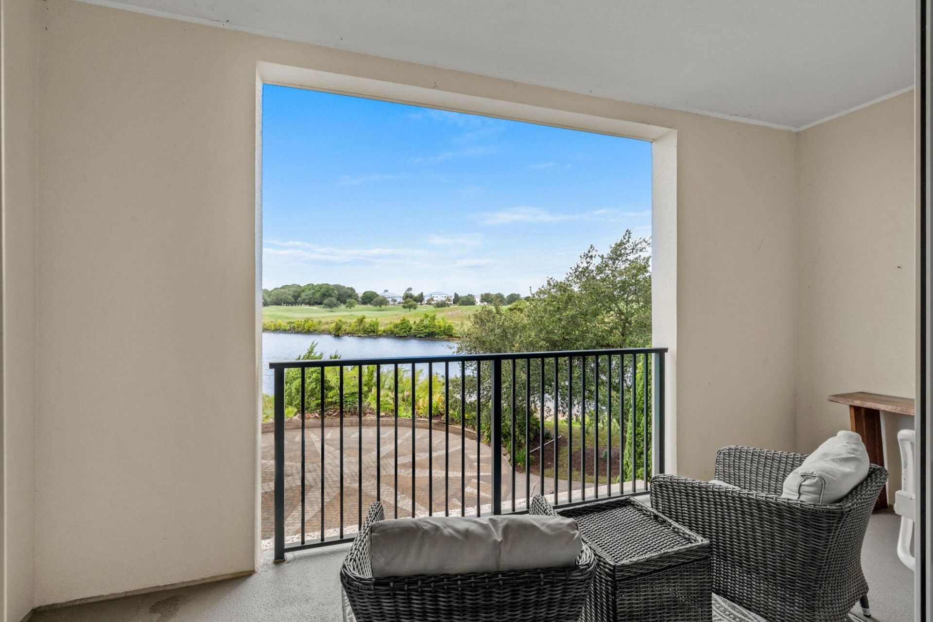 8121 Amalfi Pl. Photo 22