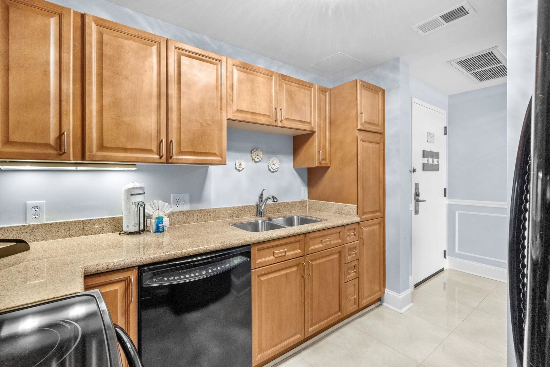 8121 Amalfi Pl. Photo 30