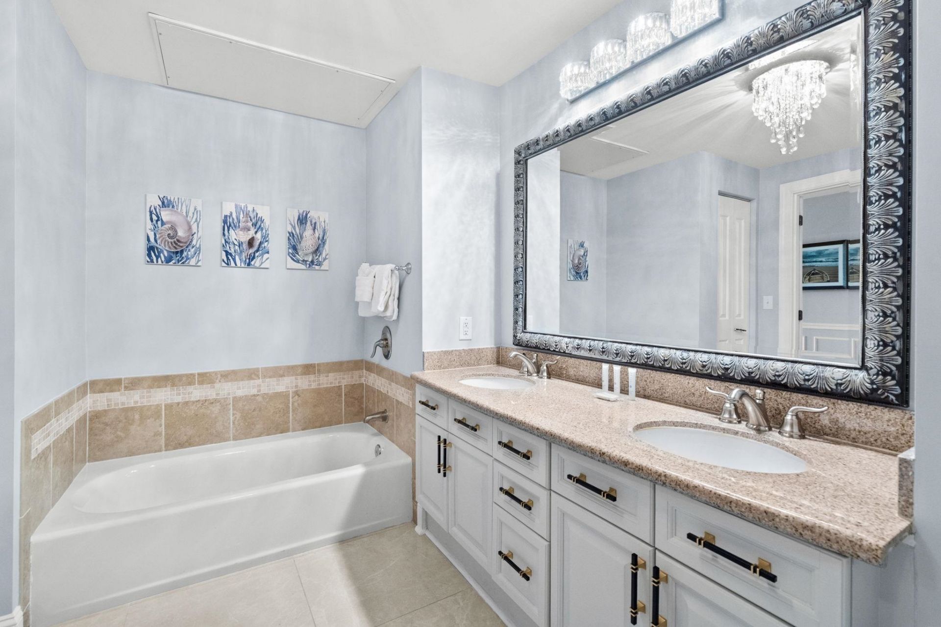 8121 Amalfi Pl. Photo 33