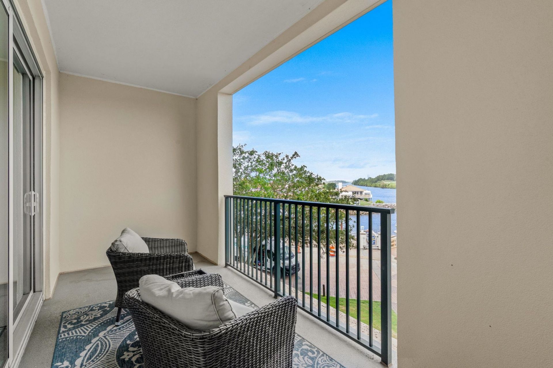 8121 Amalfi Pl. Photo 73