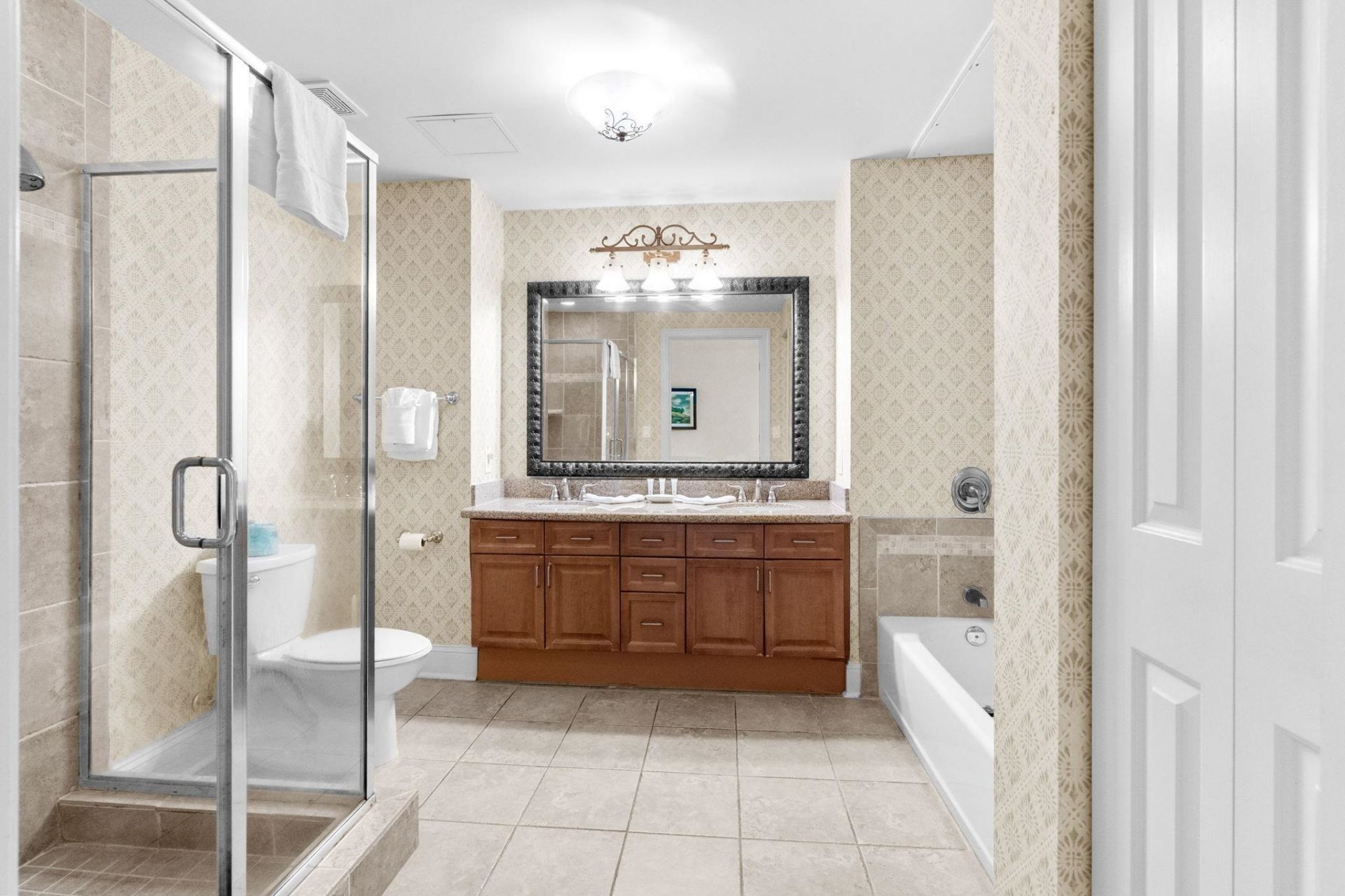8121 Amalfi Pl. Photo 28