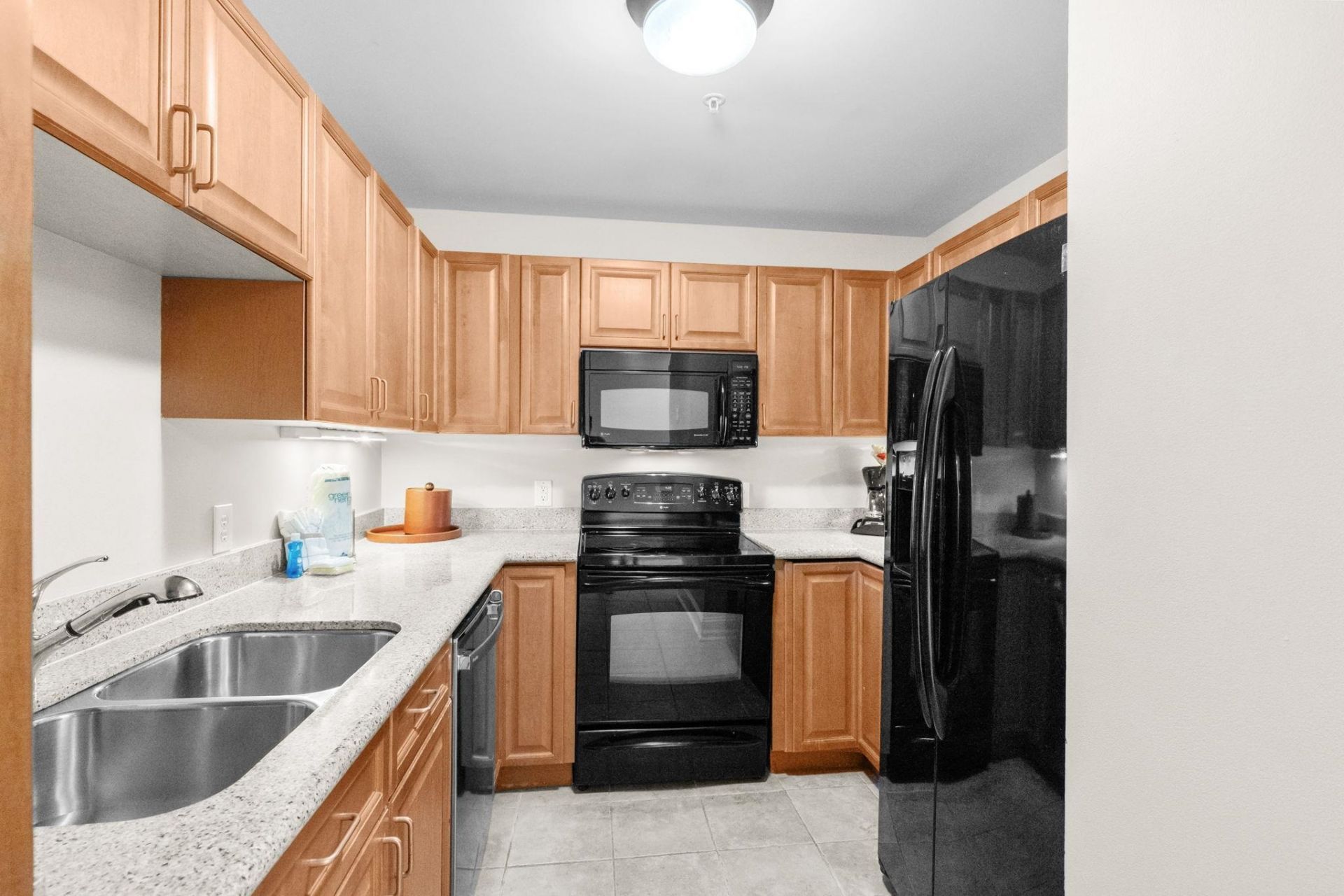 8121 Amalfi Pl. Photo 6