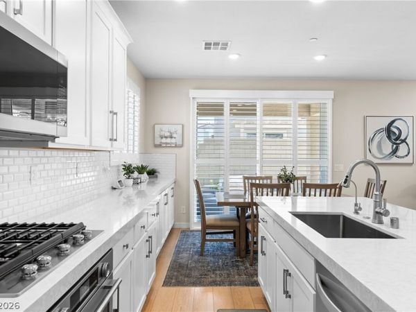 10649 Valletta Avenue , Las Vegas, NV 89166