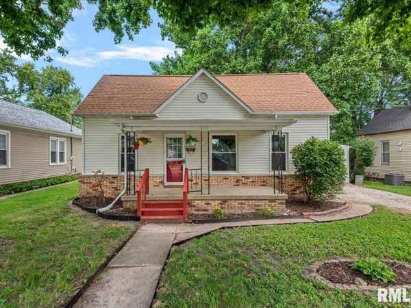 212 E JEFFERSON Street, Auburn, IL 62615