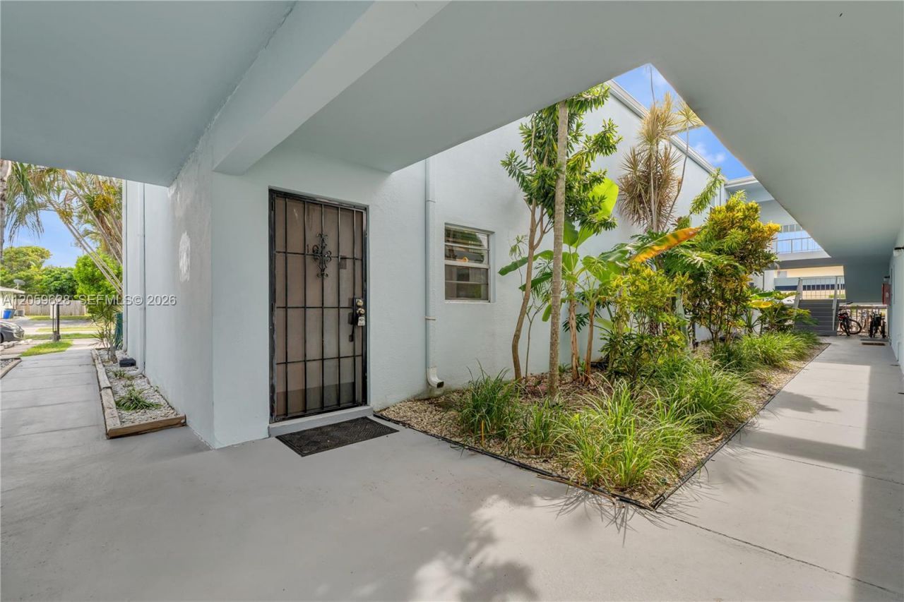 725 Hummingbird Way , Unit 107, North Palm Beach, FL 33408 Photo