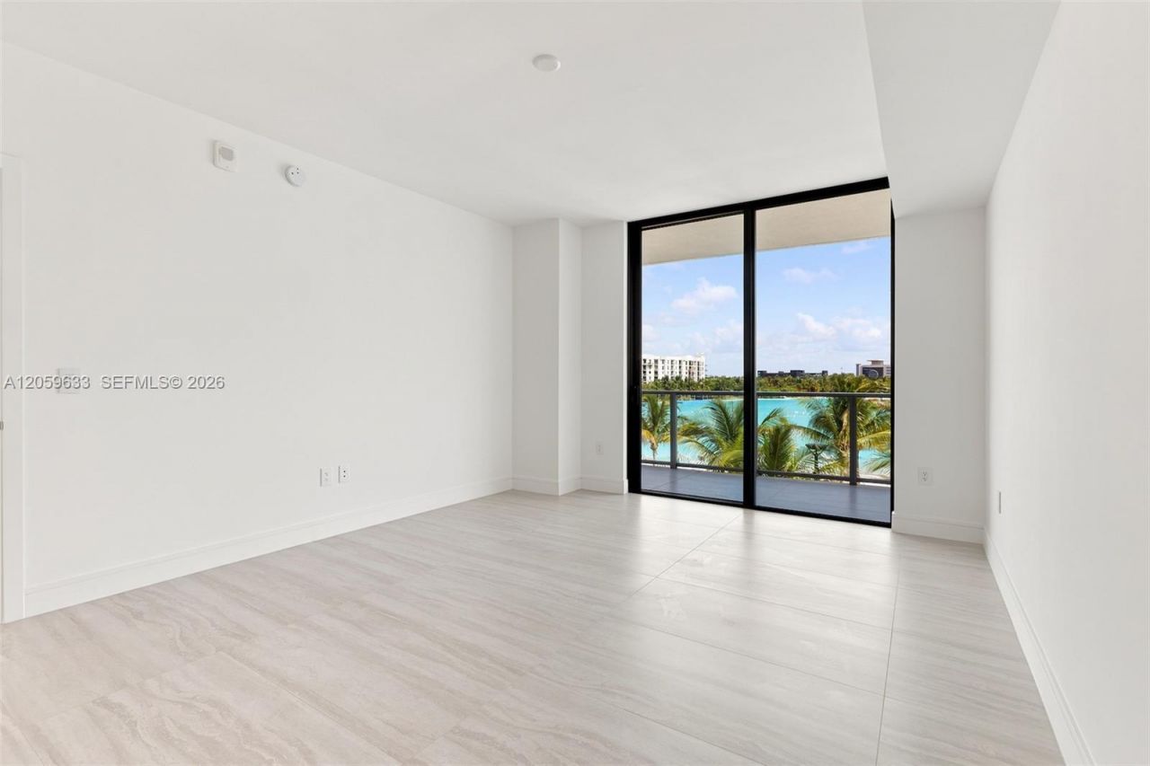 2411 Laguna Circle , Unit 209, North Miami, FL 33181 Photo