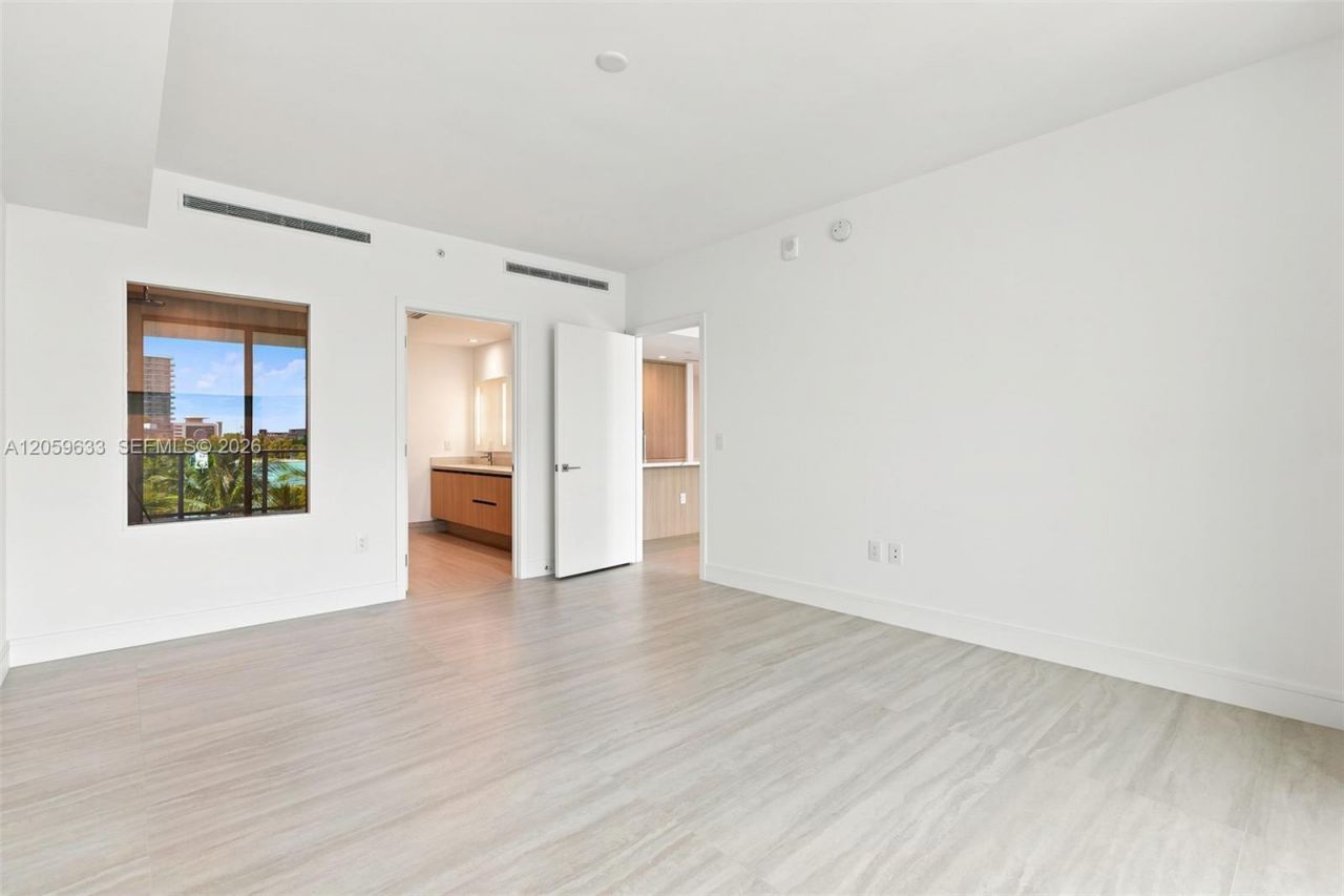 2411 Laguna Circle , Unit 209, North Miami, FL 33181 Photo