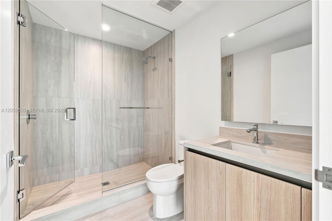2411 Laguna Circle , Unit 209, North Miami, FL 33181 Photo