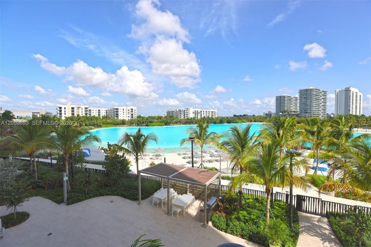 2411 Laguna Circle , Unit 209, North Miami, FL 33181 Photo