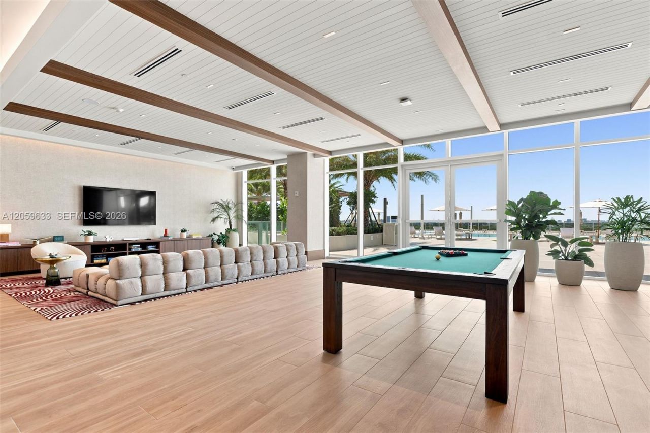 2411 Laguna Circle , Unit 209, North Miami, FL 33181 Photo