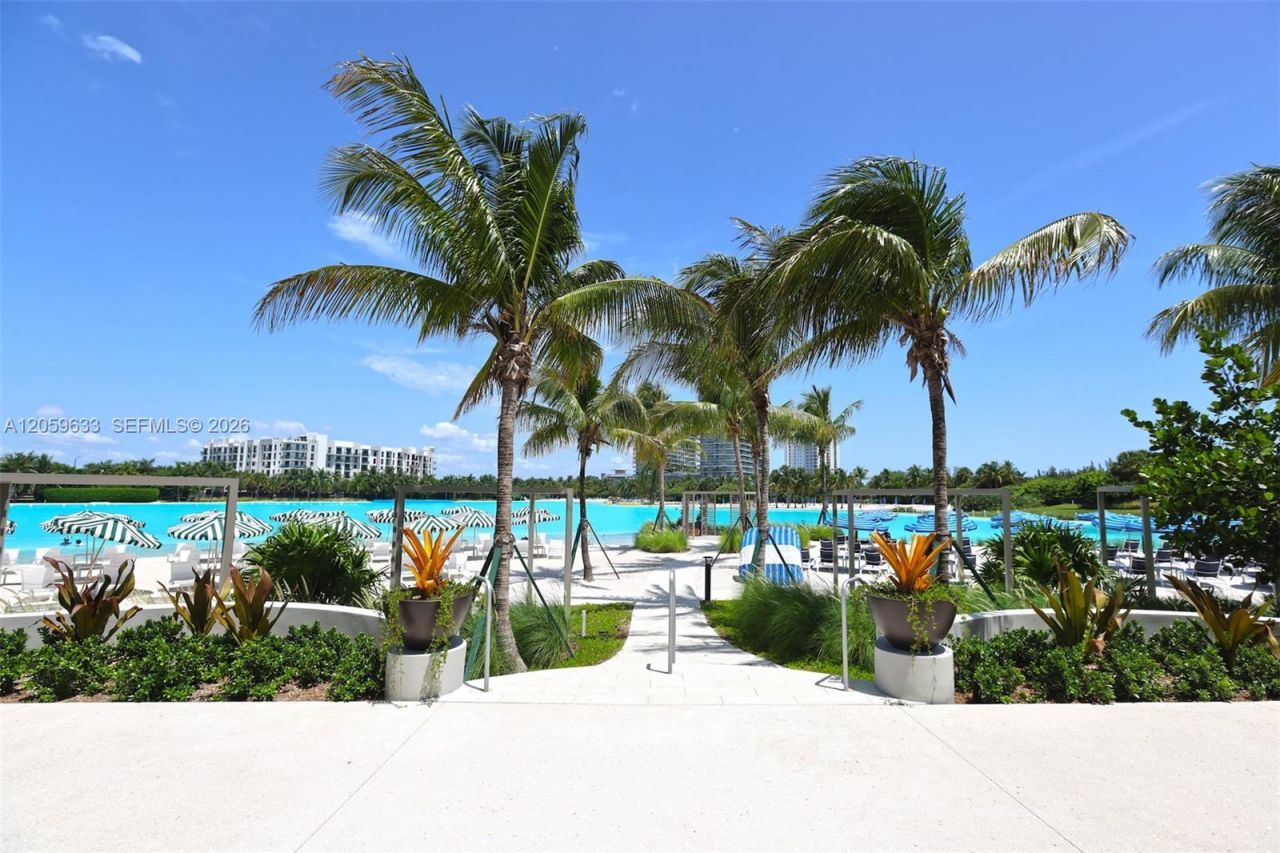 2411 Laguna Circle , Unit 209, North Miami, FL 33181 Photo