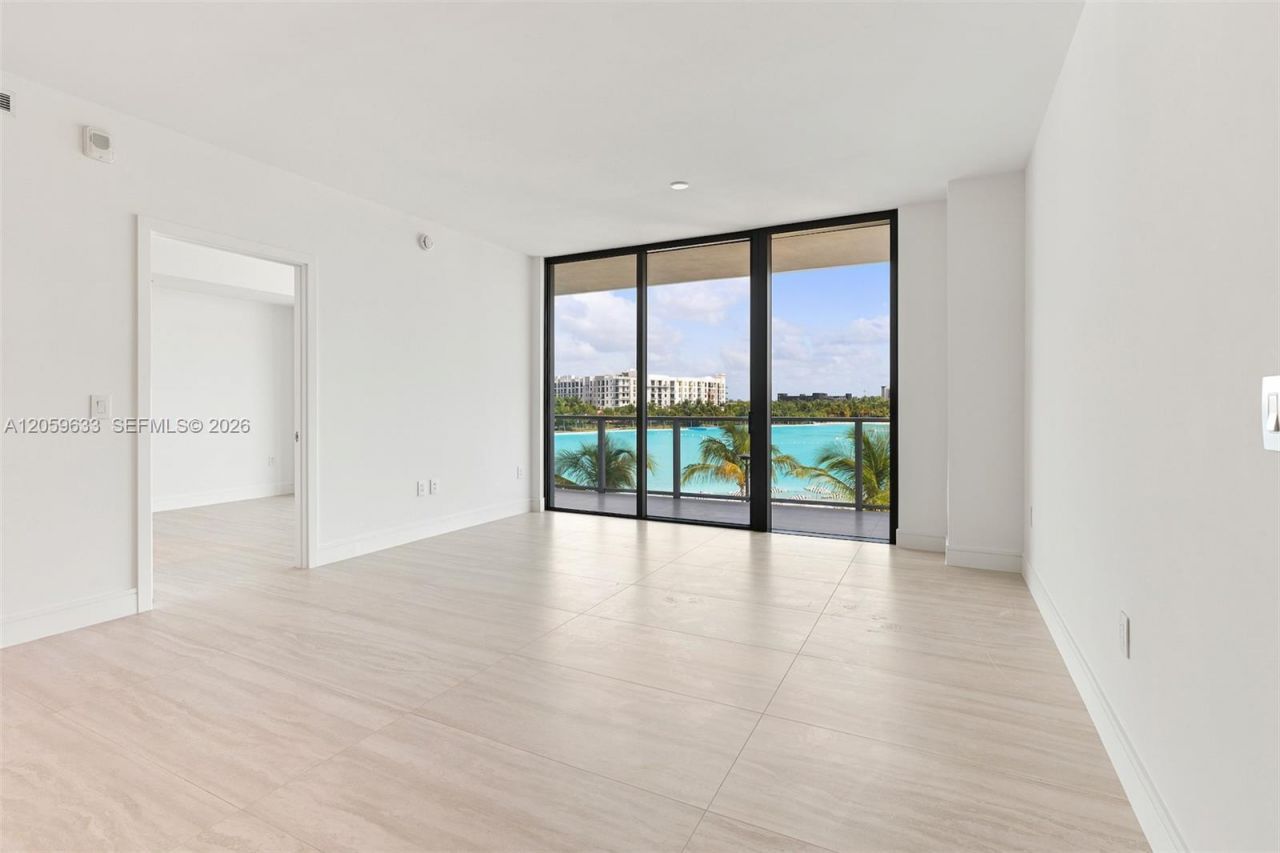 2411 Laguna Circle , Unit 209, North Miami, FL 33181 Photo