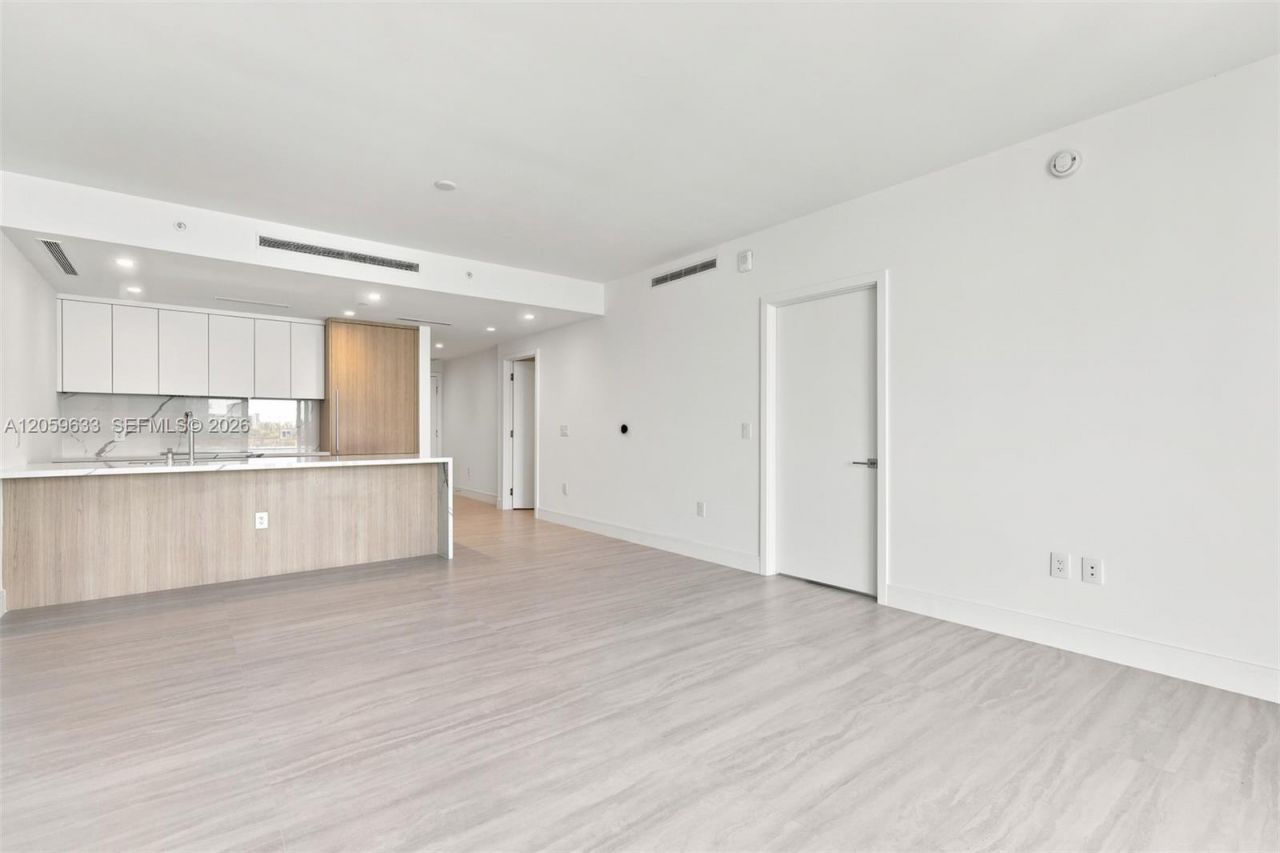 2411 Laguna Circle , Unit 209, North Miami, FL 33181 Photo