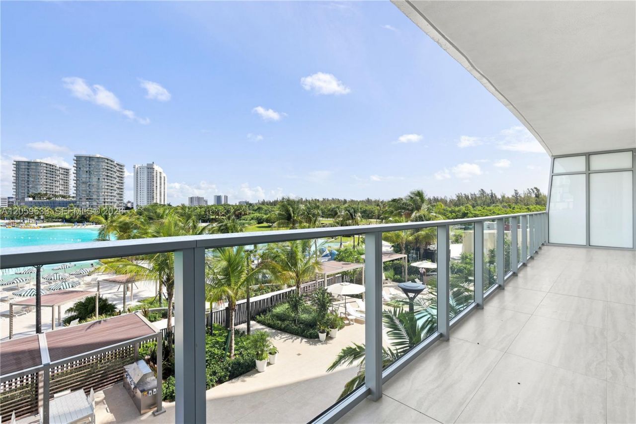 2411 Laguna Circle , Unit 209, North Miami, FL 33181 Photo