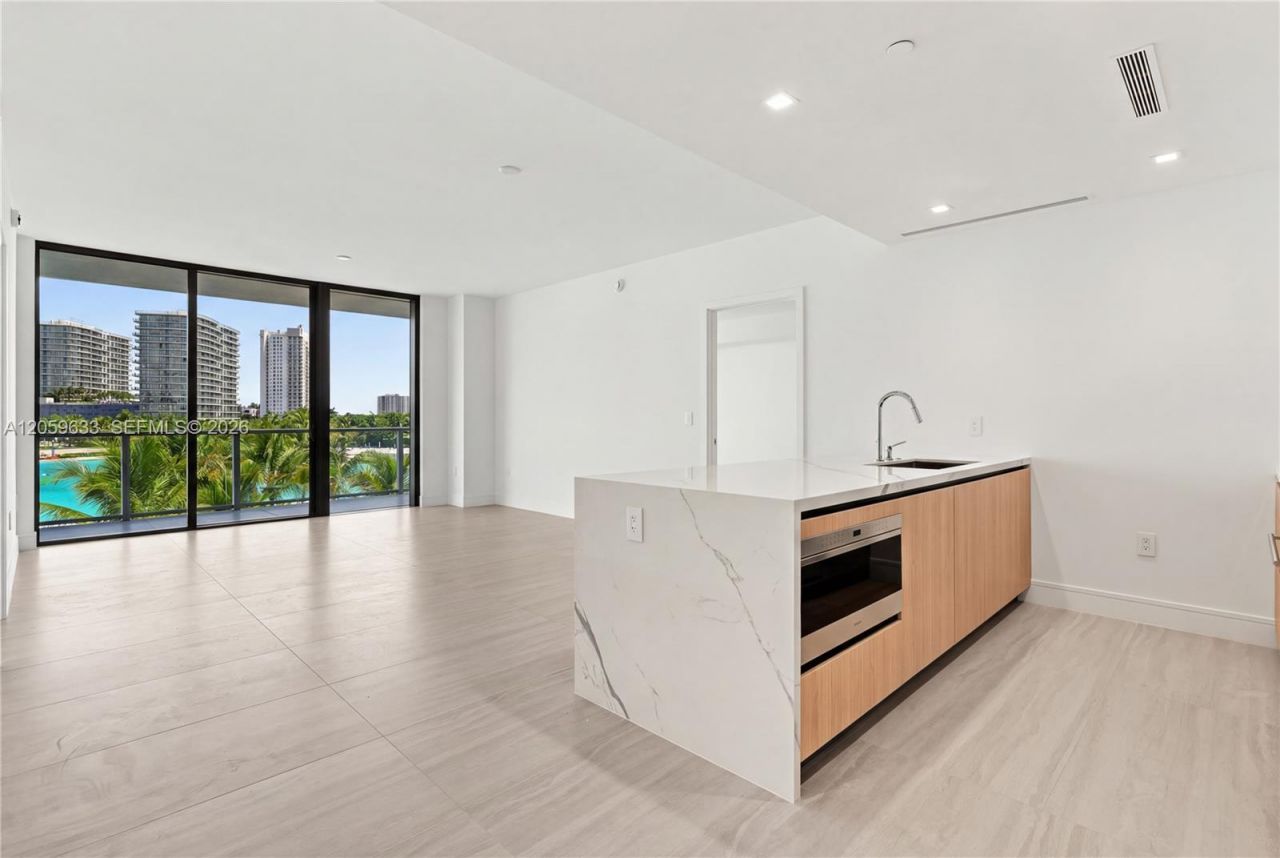 2411 Laguna Circle , Unit 209, North Miami, FL 33181 Photo
