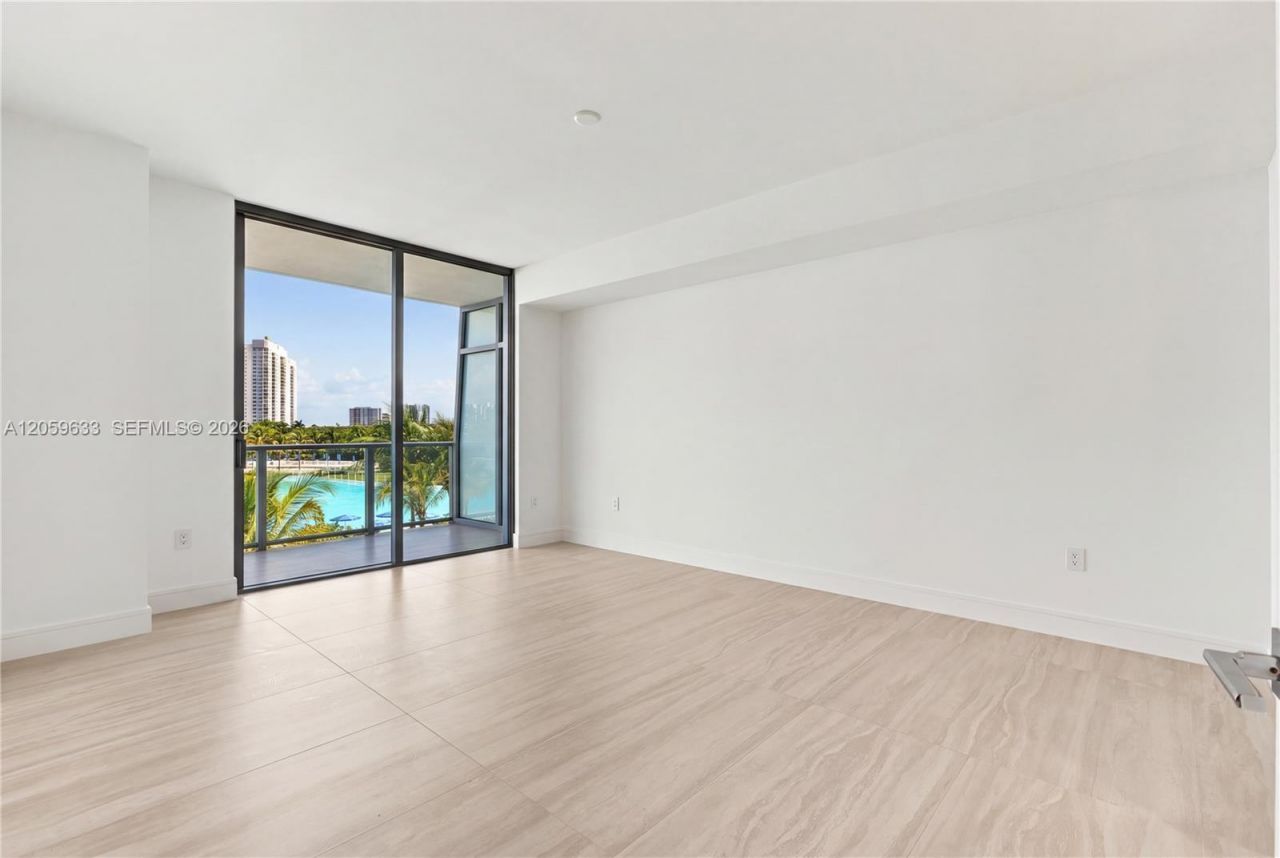 2411 Laguna Circle , Unit 209, North Miami, FL 33181 Photo