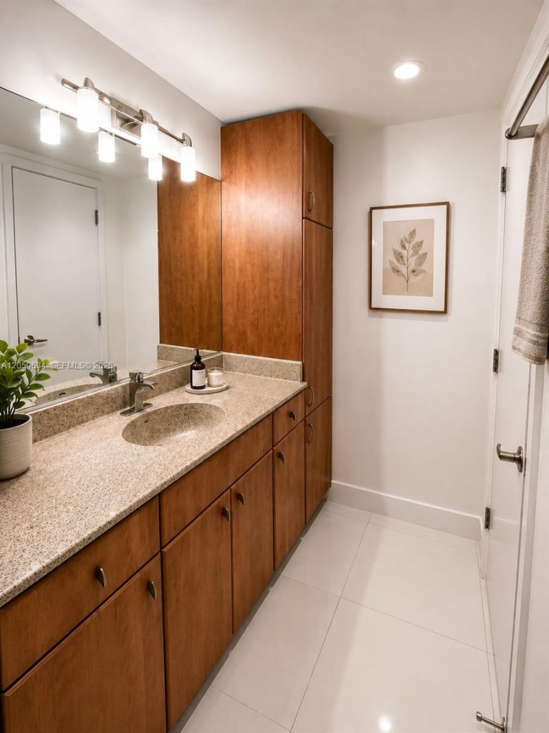 401 69th St, Unit 304, Miami Beach, FL 33141 Photo