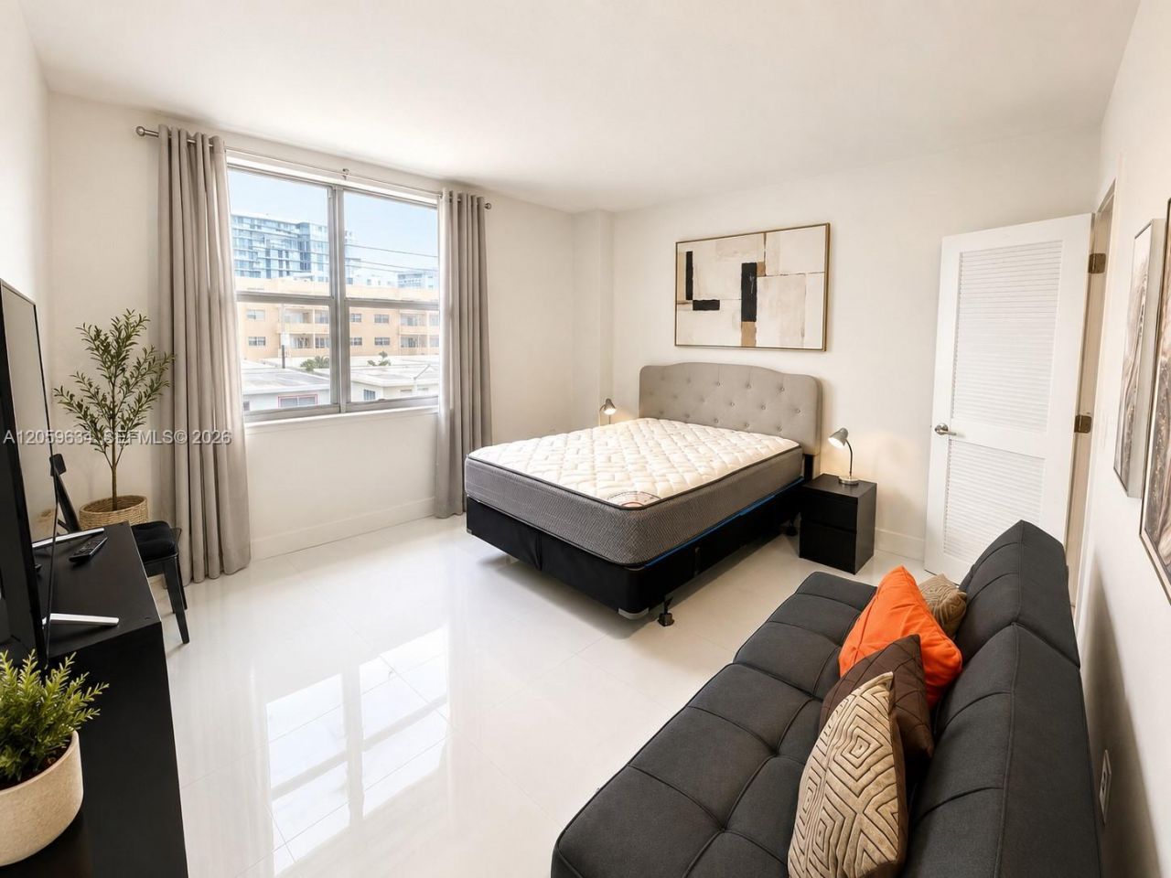 401 69th St, Unit 304, Miami Beach, FL 33141 Photo