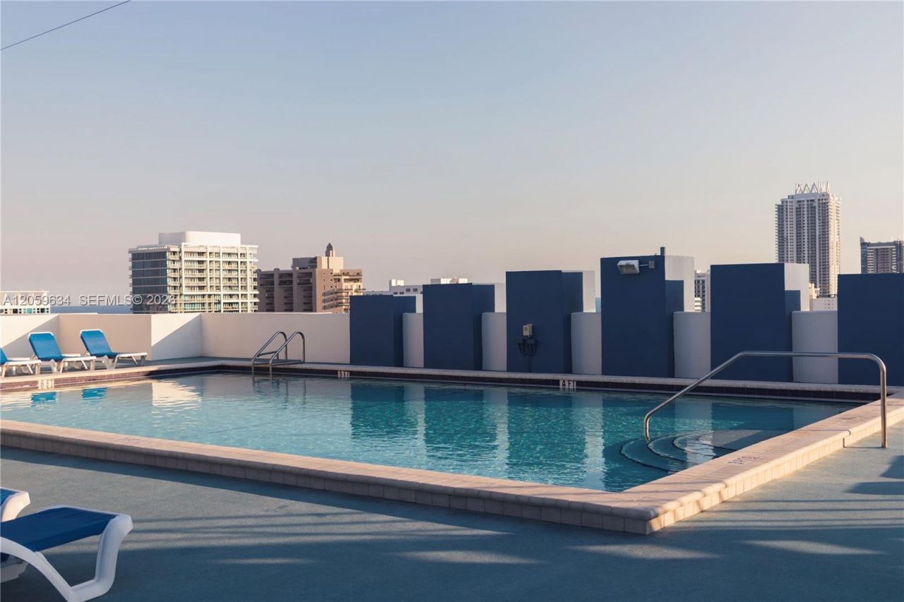 401 69th St, Unit 304, Miami Beach, FL 33141 Photo