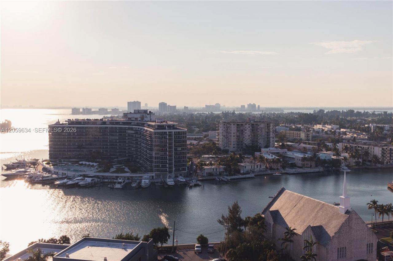 401 69th St, Unit 304, Miami Beach, FL 33141 Photo