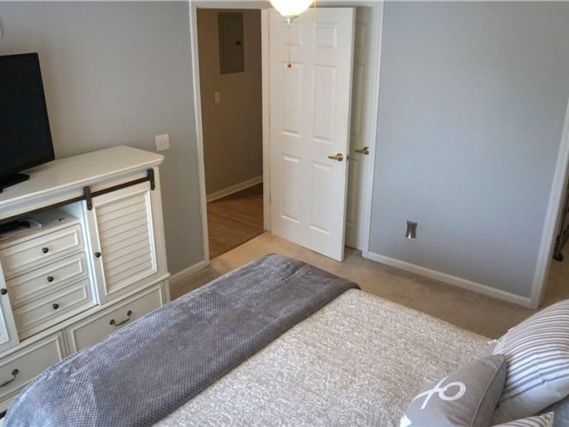 23003 Chandlers Lane, Olmsted Falls, OH 44138 Photo 11