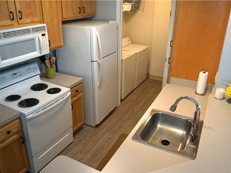 23003 Chandlers Lane, Olmsted Falls, OH 44138 Photo 7