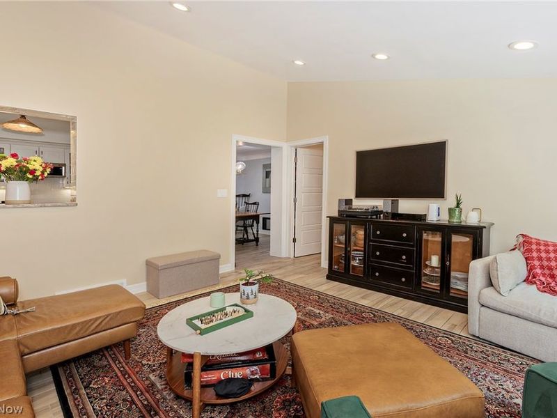 2359 Loyola Road, University Heights, OH 44118 Photo 27