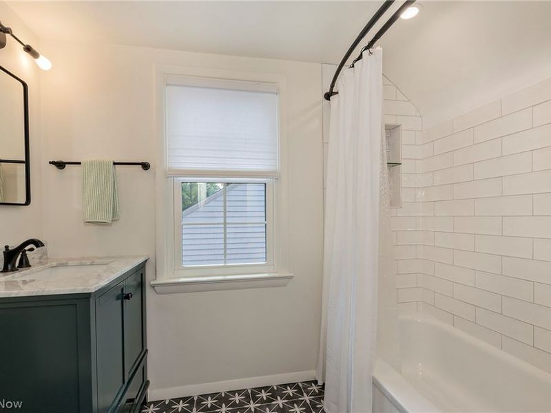 2359 Loyola Road, University Heights, OH 44118 Photo 40