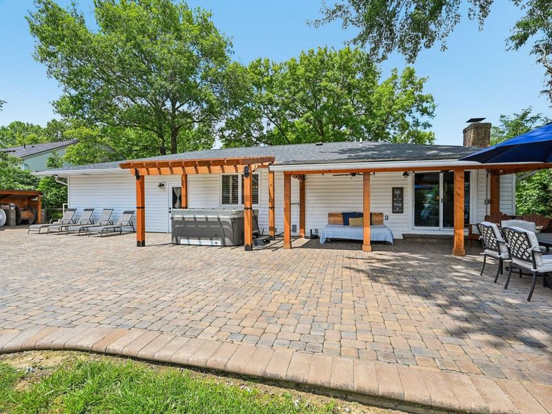 857 Lookout Point Drive, Columbus, OH 43235 Photo 24