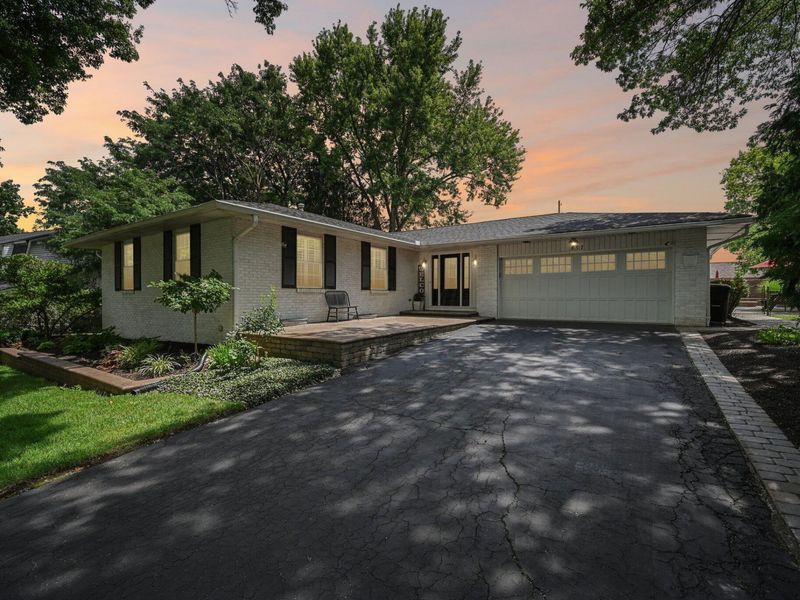 857 Lookout Point Drive, Columbus, OH 43235 Photo 32