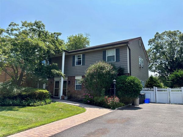17 Alex Lane , Glen Cove, NY 11542