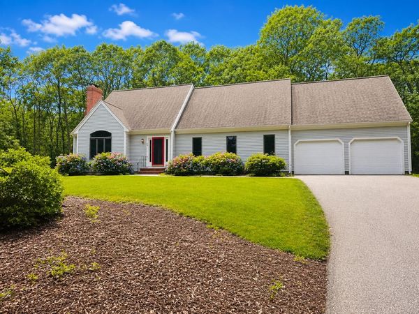 39 Goodings Way, Falmouth, MA 02540