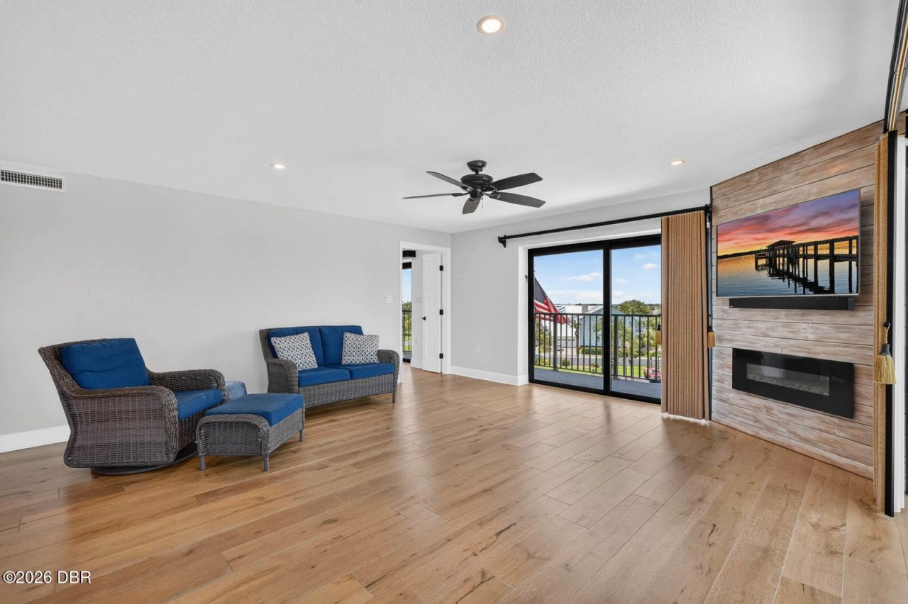 503 N Causeway, Unit 2020, New Smyrna Beach, FL 32169 Photo