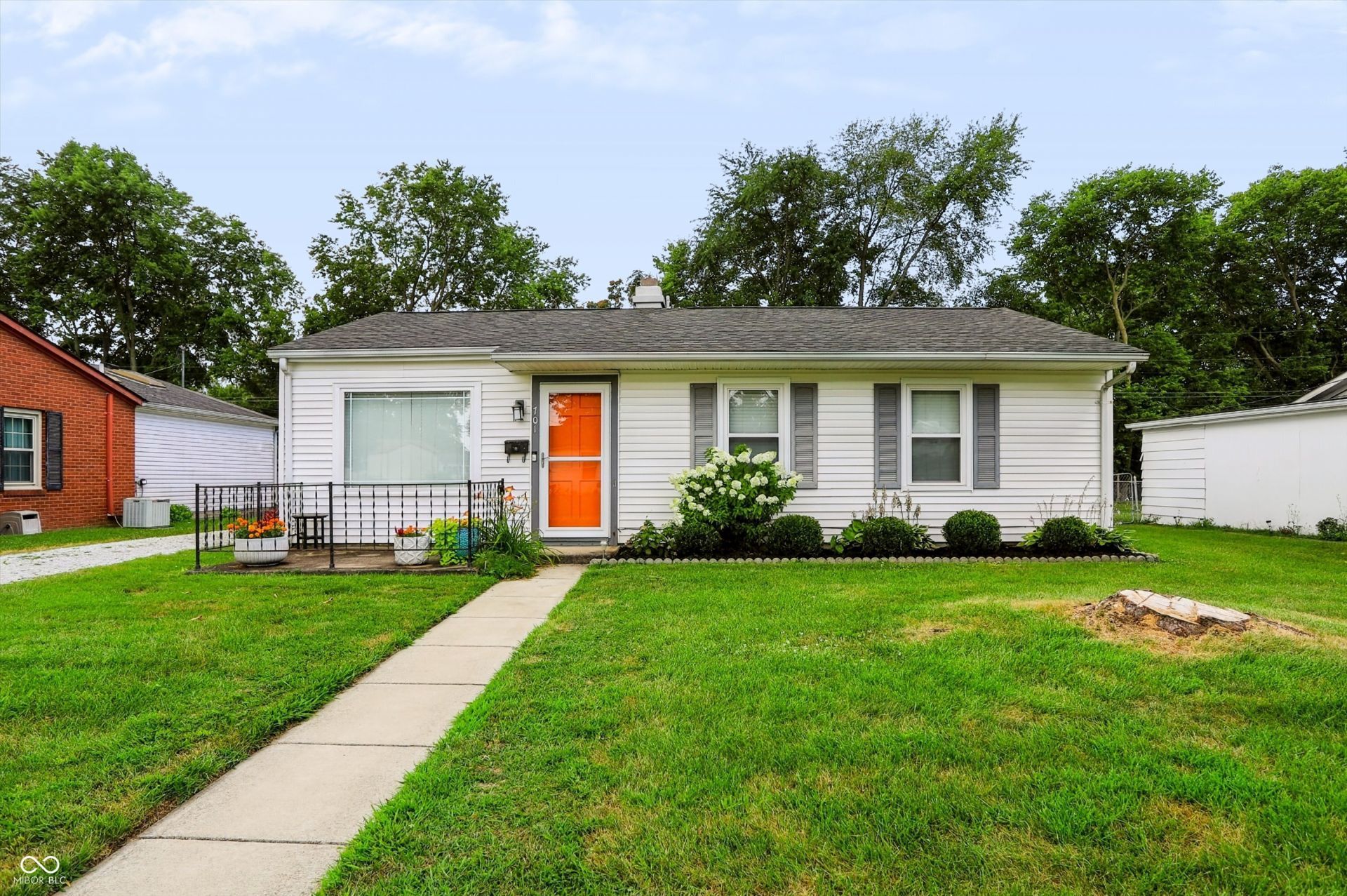 701 Eberhart Drive, Shelbyville, IN 46176 Main Photo