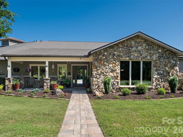 660 Pleasant Grove Road , Hendersonville, NC 28739