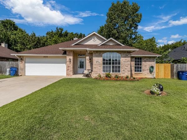 1909 Cherokee Trail, Choctaw, OK 73020