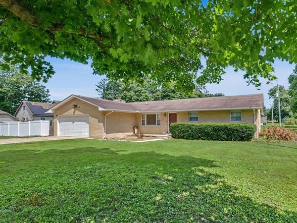 408 E Victory Street , Sidney, IL 61877
