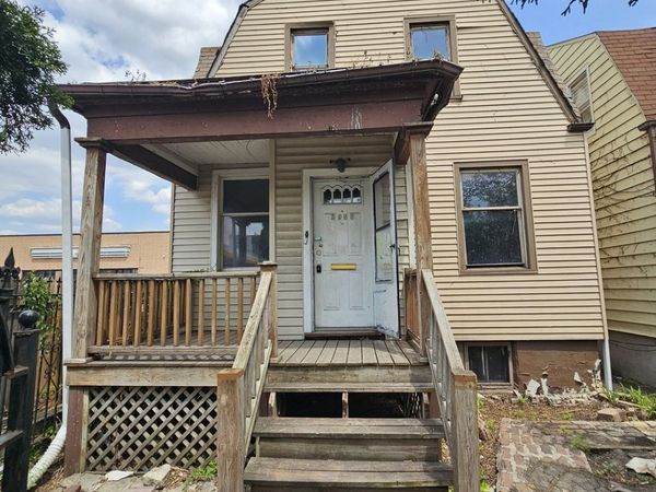 3950 W MONTROSE Avenue , Chicago, IL 60618