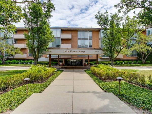 1301 N Western Avenue , Unit 235, Lake Forest, IL 60045
