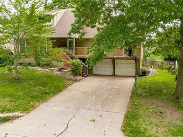 205 NE Noeleen Lane, Lee's Summit, MO 64086