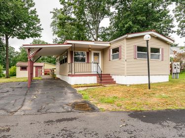 8 South Dewberry Lane, Rochester, NH 03867