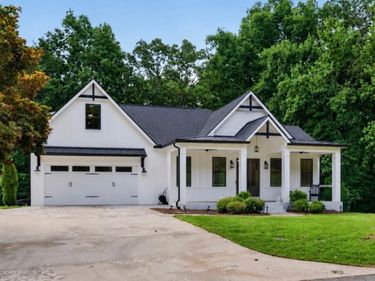 6052 Oak Hill Drive, Flowery Branch, GA 30542