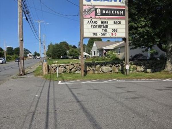 330 Hathaway Rd, New Bedford, MA 02746