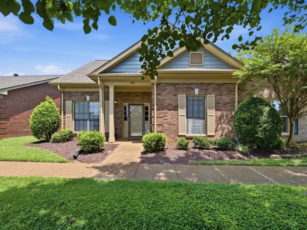 8916 Sawyer Brown Rd, Nashville, TN 37221