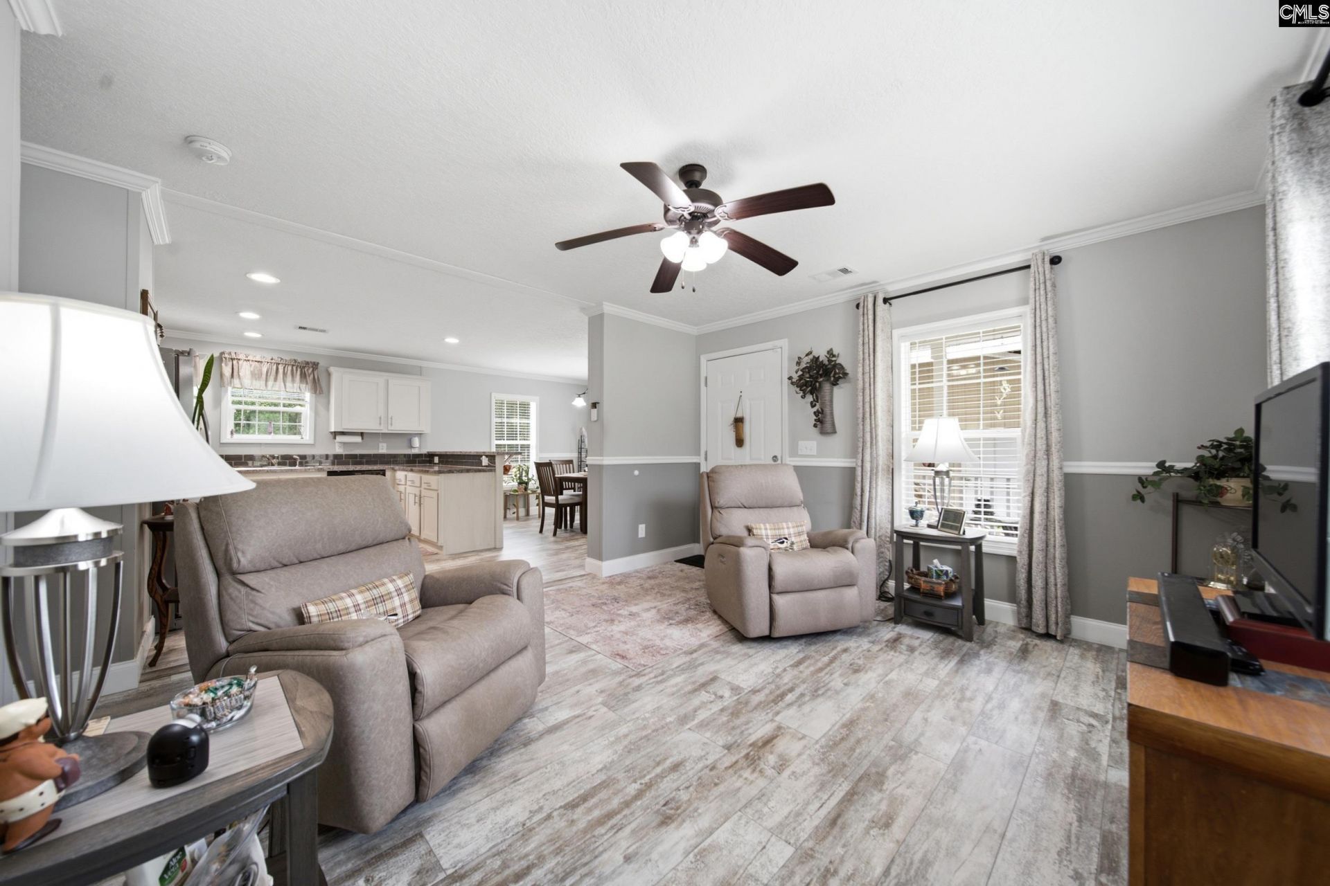 318 Catherine Drive Photo 4