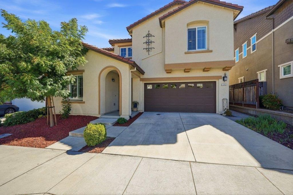 1202 Sagardia Way, Gilroy, CA 95020 Main Photo