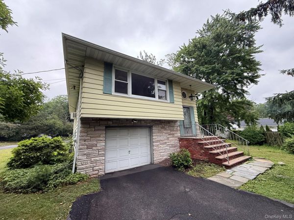 198 Cardean Place, Pearl River, NY 10965